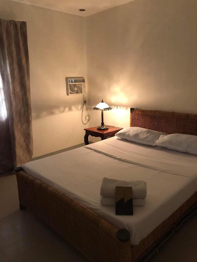 רוקסס סיטי Hiraya Bed And Breakfast חדר תמונה